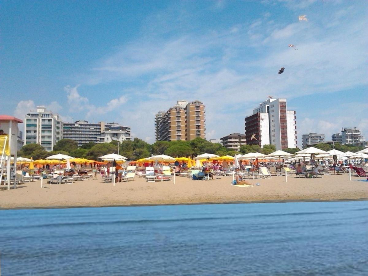 Cristallo Residence Lignano Sabbiadoro Bagian luar foto