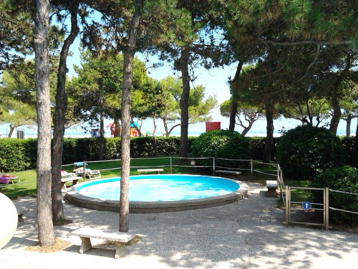 Cristallo Residence Lignano Sabbiadoro Bagian luar foto
