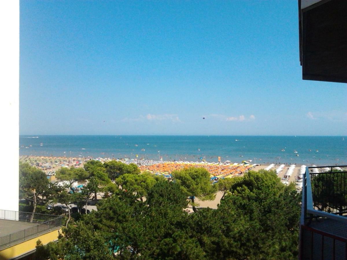 Cristallo Residence Lignano Sabbiadoro Bagian luar foto