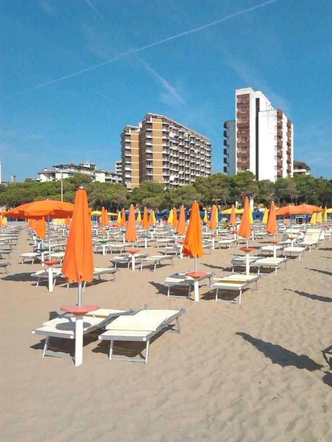 Cristallo Residence Lignano Sabbiadoro Bagian luar foto