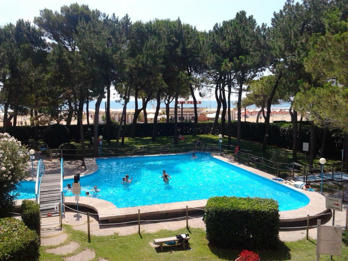 Cristallo Residence Lignano Sabbiadoro Bagian luar foto
